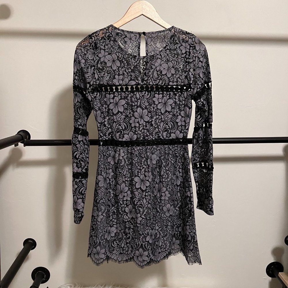 For Love and Lemons Theodora Bell Sleeve Mini Lace Dress Vintage Gray Small - Picture 9 of 11